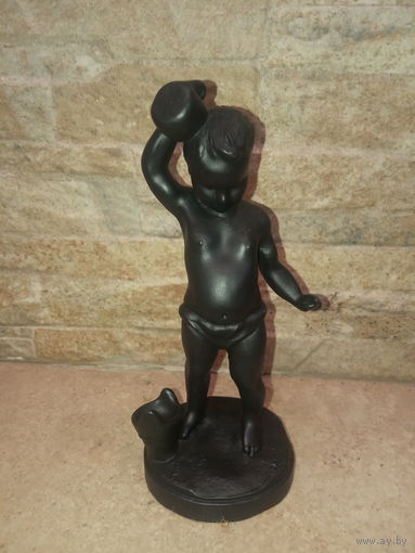 Статуэтка чугунная касли Мальчик с шайкой 12,5 см