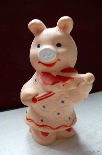 Игрушка резиновая СССР. Свинка со скрипкой.