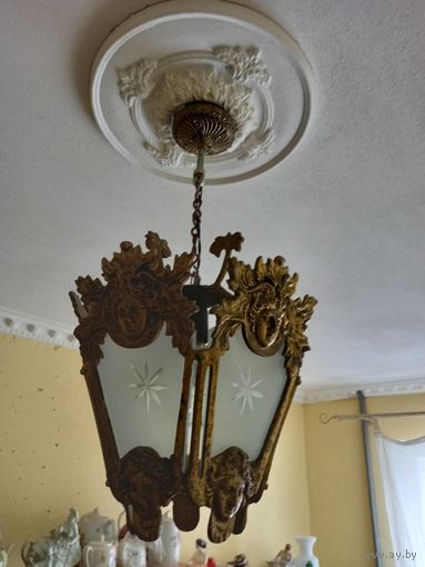 Старинный светильник