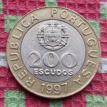 Португалия 200 эскудо 1997 года. Новогодняя ликвидация!