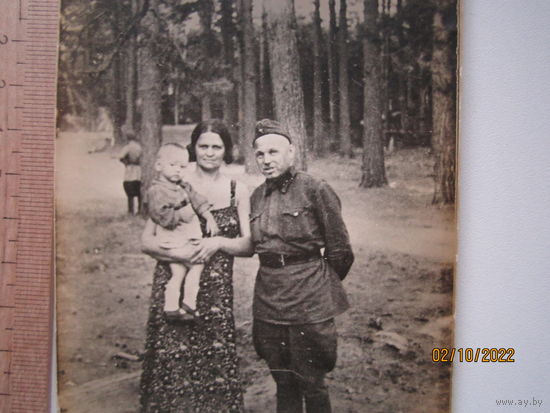 Фото военного с семьей