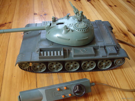 Модель танка из СССР. Большая! Отличный подарок!