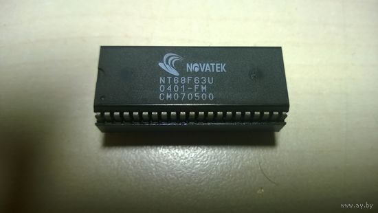 Микросхема NT68F63U с колодкой.