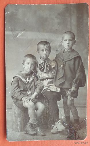 Фото трех мальчиков. До 1917 г. 8.5х14 см