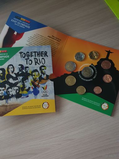 Бельгия 2016 год. 1, 2, 5, 10, 20, 50 евроцентов, 1, 2 евро и 2 евро юбилейные. Официальный набор монет в буклете.