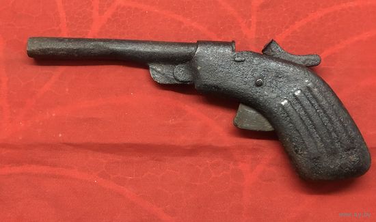 Детская игрушка Пистолет револьвер рабочий 1950-е годы