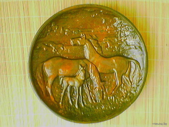 Тарелка "Кони" (лошади), диаметр 32см.