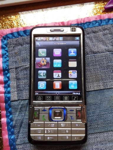 Рабочий телефон Anycool на две сим карты с батареей