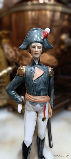 Аукцион с рубля! 34 Коллекционная фарфоровая фигурка офицера из армии Наполеона Бонапарта Англия