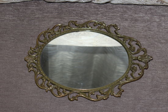 Настенное зеркало в металлической рамке, Италия.