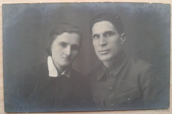 Фото друзей семьи Виноградовых. 1935 г. г.Климовичи 8х13 см.  (Из фотографий семьи Виноградовых)