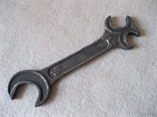 Старинный рожковый гаечный ключ. Первая четверть прошлого века.(1).