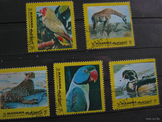 Марки - фауна, Манама, птицы, попугай, леопард, жираф