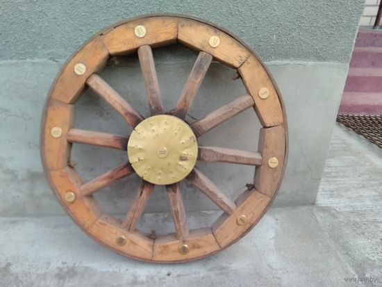 Дубовое колесо от телеги.Как новое.железный обруч.
