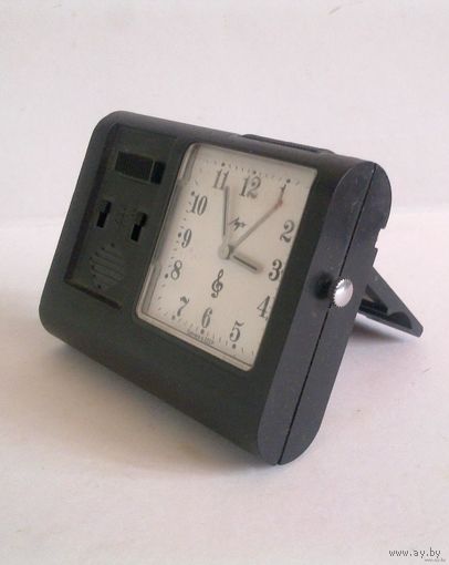 Луч - мини часы будильник СССР электронно-механические дорожные
