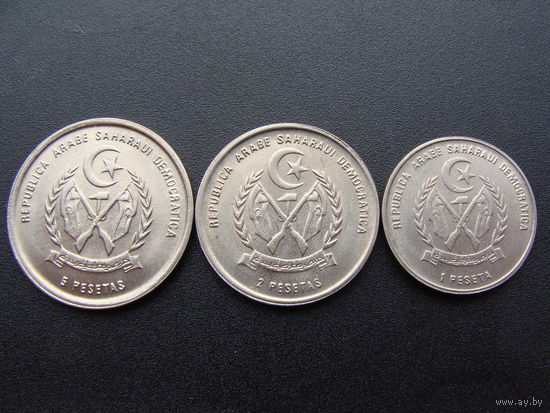Западная Сахара. Набор 3 монеты 1, 2, 5 песет -1992 год KM#14 KM#15 KM#16 "Верблюд, Бедуин, Герб"