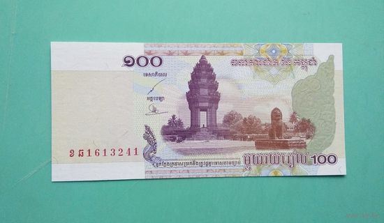 Банкнота 100 риэлей  Камбоджа 2001 г.