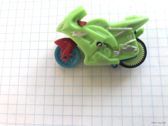 Мини игрушка ( kinder киндер) мотоцикл