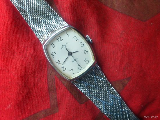 Часы БРАСЛЕТ ЛУЧ 2209 из СССР 1980-х