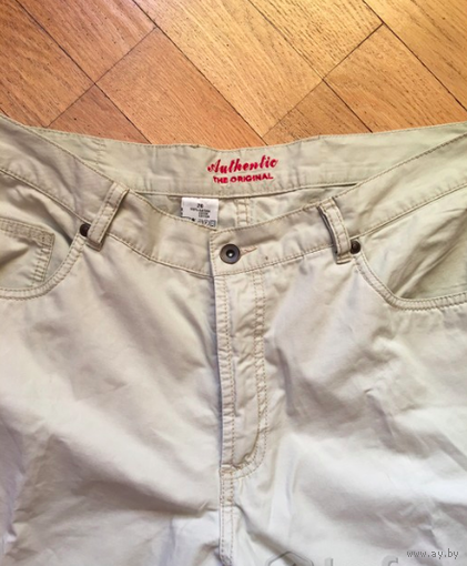Фирменные джинсы Authentic the Original,XL,как нов