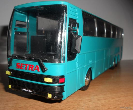 Setra S 215 HDH .Масштаб 1/48.
