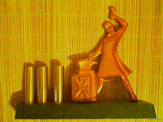 Тульский сувенир "Кузнец" ("Левша", каваль, коваль, молот, наковальня, кузня, blacksmith). "...значение Тулы для республики огромно..." Ульянов (Ленин)