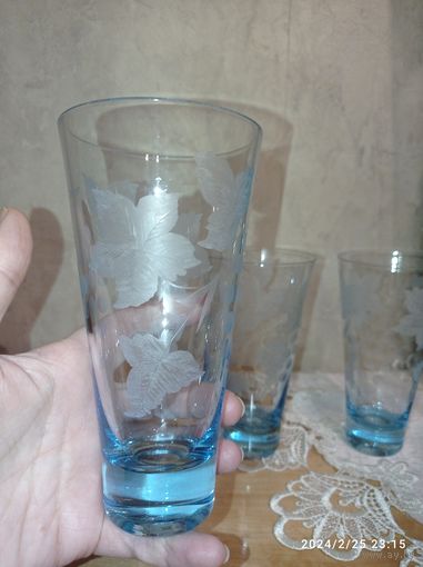 Набор из трёх стаканов из купоросного стекла