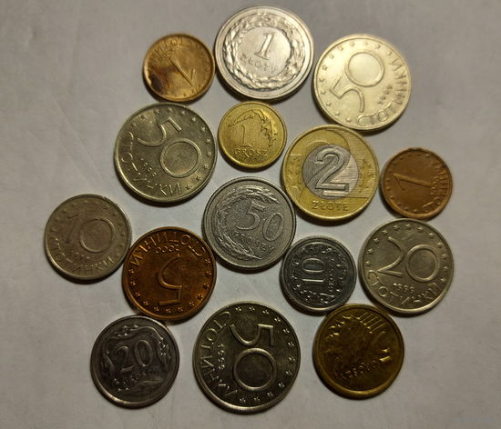 Монеты Болгарии и Польши.
