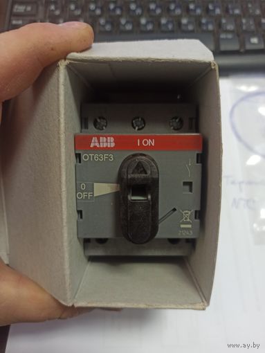 Выключатель нагрузки ABB OT63F3, 63А, 3P, 3M, рукоятка спереди, артикул 1SCA105332R1001+доп контакт