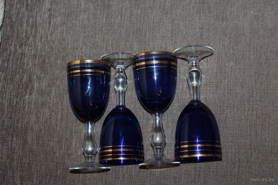 Стеклянные бокалы, времён СССР, синее стекло, высота 12.5 см., 4 ШТ.