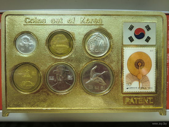 Сувенирная плакета с монетами и маркой Республики Корея