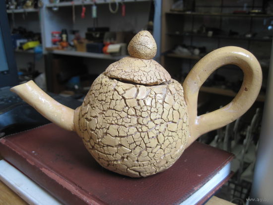 Чайник глиняный 12х21 см.