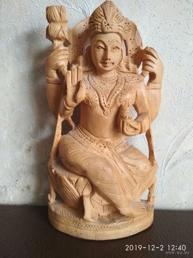 Статуэтка богини из  дерева