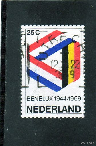 Нидерланды. Ми-926.Флаг ленты Серия: BENELUX.1969.