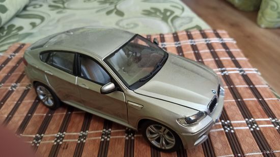 BMW X6M 1/18