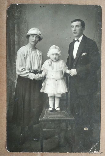 Семейное фото. 1925 г. 9х14 см