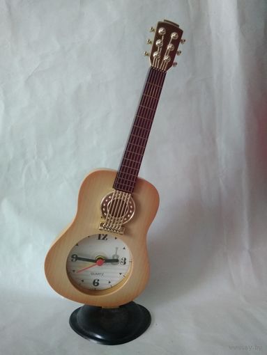 Часы будильник гитара настольные