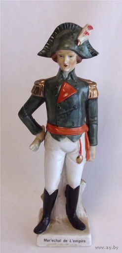 Статуэтка 22,5 см Офицер Маршал империи Армия Наполеон Фарфор Бисквит Германия Дефект