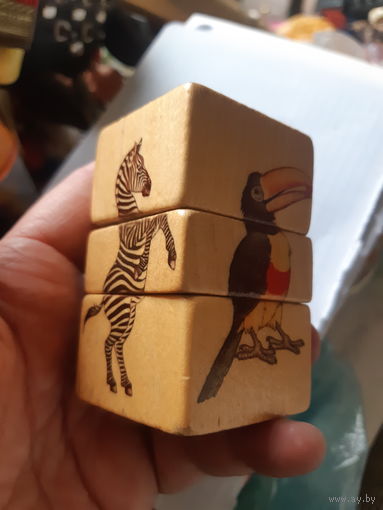 Игрушка развивающая пирамидка кубики. Дерево. Италия.