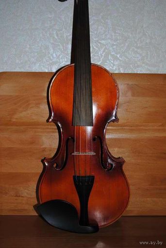 Скрипка Мастеровая-совершенная, окрашена под старину, размер 4/4,в умелых руках-может принести Вам большой успех!