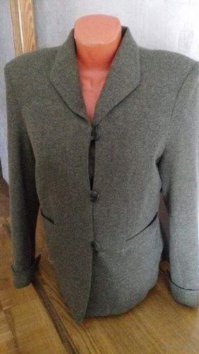 Пиджак цвета хаки, размер 48