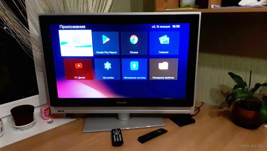 Телевизор Sony Bravia KDL-32V2000 ЖК LED с саундбаром снизу.
