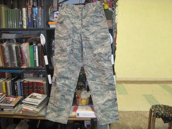 Штаны женские ВВС США, размер 8S.