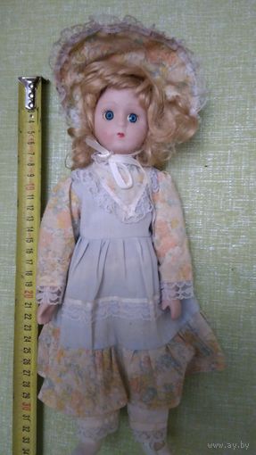 Кукла фарфоровая (11), 30 см