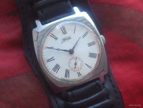 Часы ЗиМ ПОБЕДА 2602 из СССР 1970-х