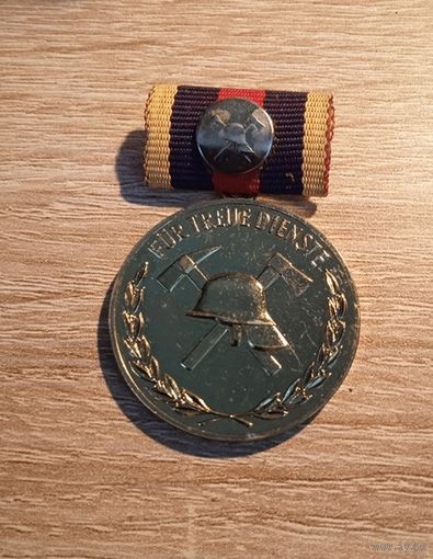 Медаль ГДР за пожарную службу  40 лет