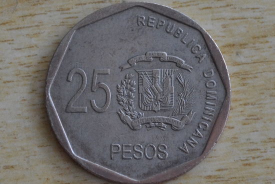 Доминикана 25 песо 2005