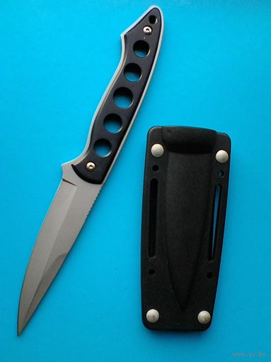 Нож с Пластиковым Чехлом - Размеры Указаны в Описании Лота.